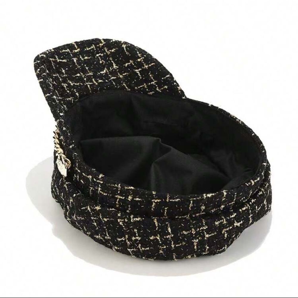Women’s Tweed Chain Newsboy Cap – Chic & Elegant - Picture 5 of 9